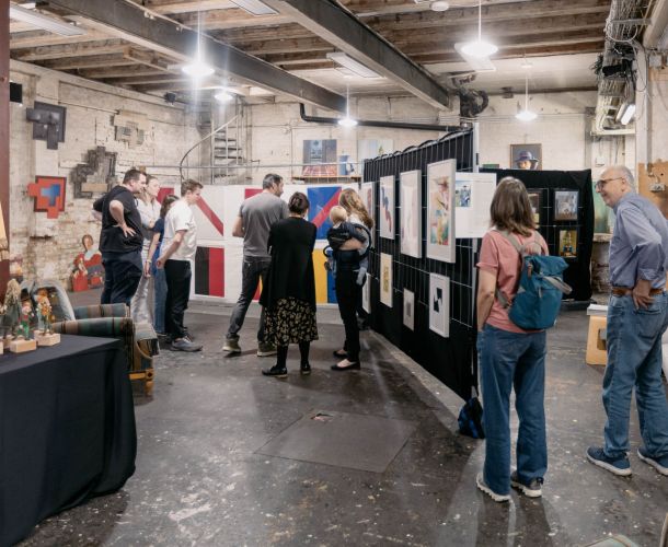 Bild der Kunstwerkstadt Bad Homburg, in welcher die Mietlocation Schärferaum für Tagungen, Workshops und Termine in Bad Homburg bei Frankfurt am Main zu einem der Ausstellungsorte wurde.